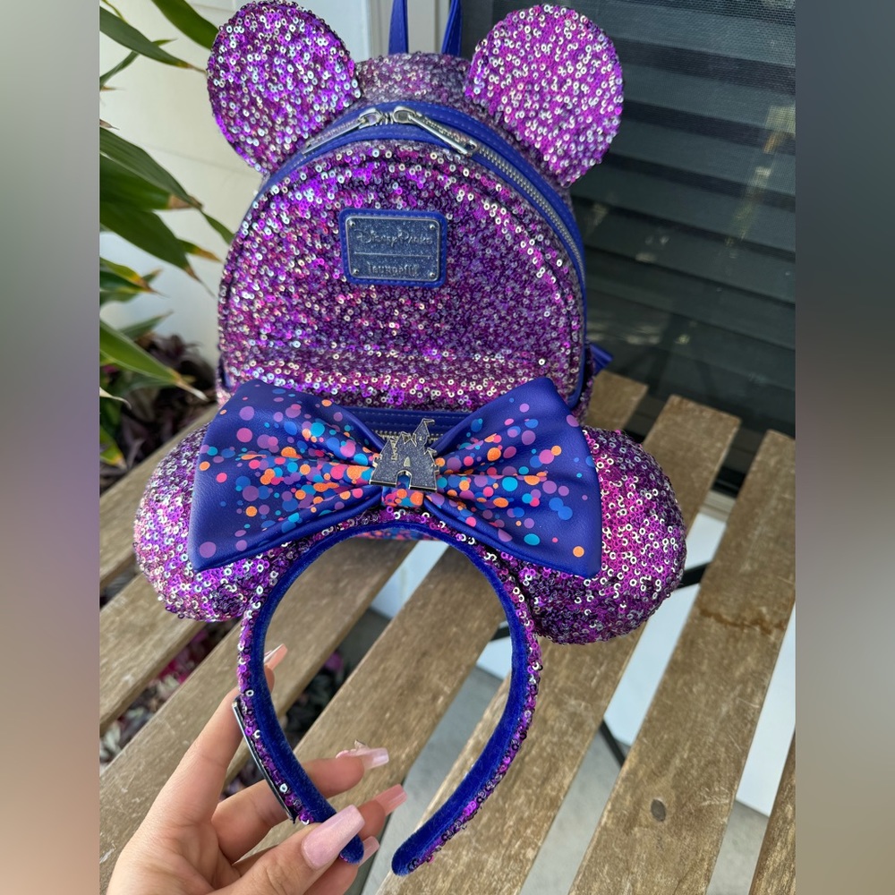 Disneyland Paris 30th Anniversary Limited Edition Loungefly - Picture 5 of 7